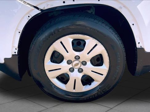 Used 2018 Chevrolet Trax LS FWD image 11