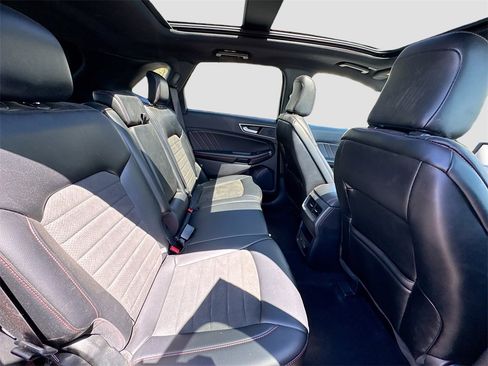 Used 2022 Ford Edge ST-Line image 28