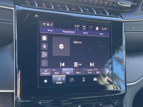 New 2025 Jeep Grand Cherokee L Altitude image 8