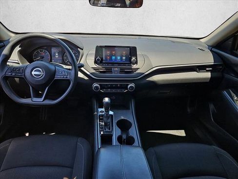 Used 2024 Nissan Altima 2.5 S FWD image 21