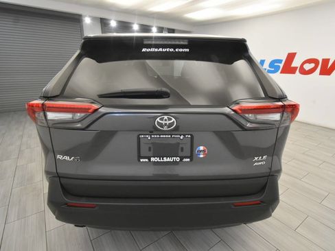 Used 2022 Toyota RAV4 XLE w/ Convenience Package AWD/4WD image 4