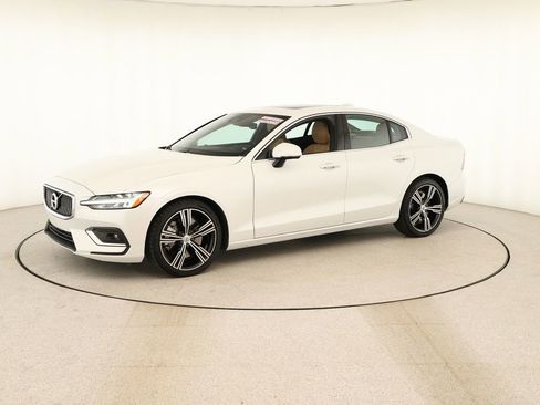 Used 2020 Volvo S60 T6 Inscription image 13