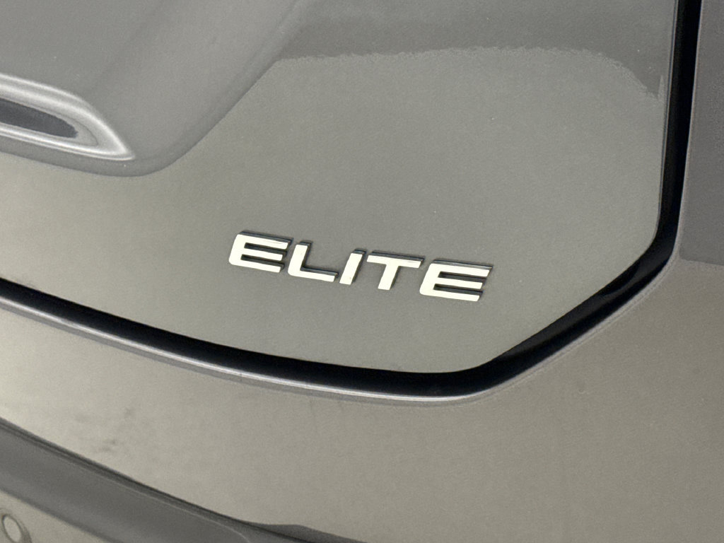 Certified 2025 Honda Pilot Elite image 11