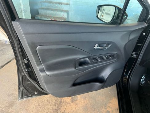 Used 2025 Nissan Versa SV image 18