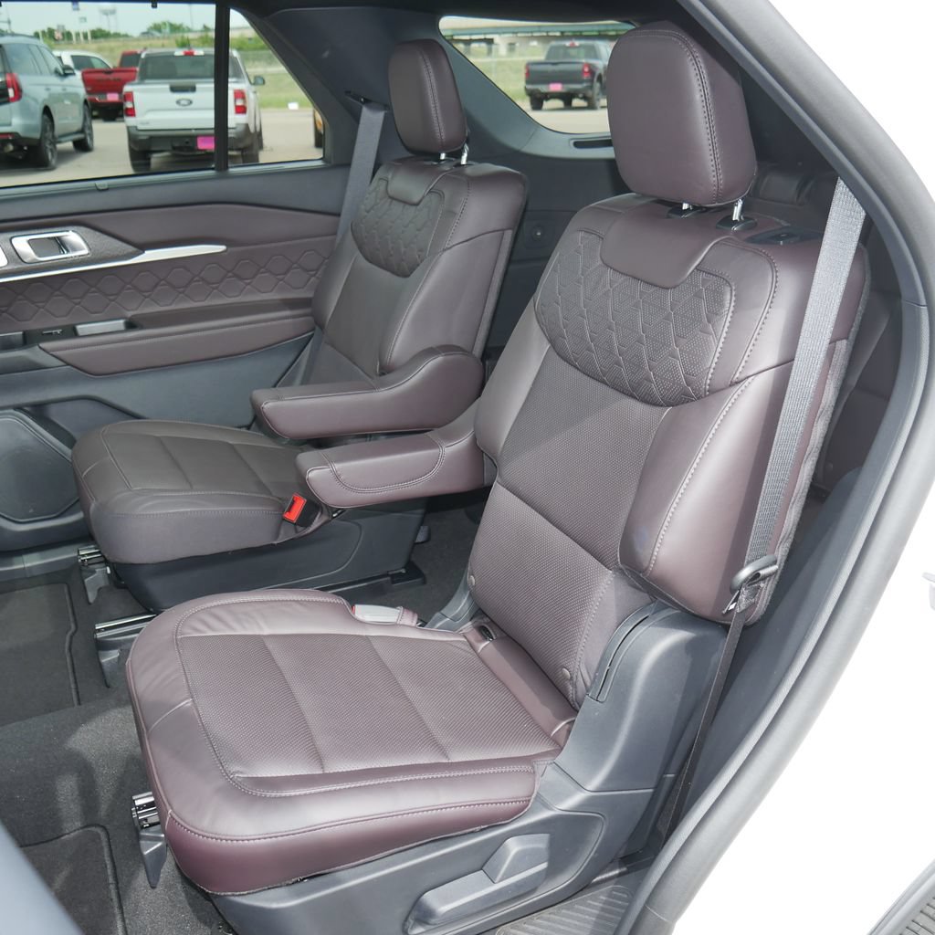 Used 2025 Ford Explorer Platinum w/ Ultimate Package AWD/4WD image 6