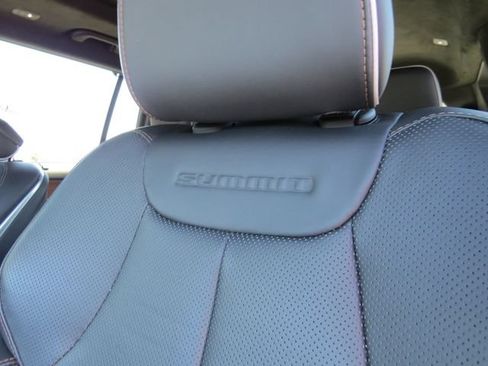 Used 2024 Jeep Grand Cherokee L Summit AWD/4WD image 15