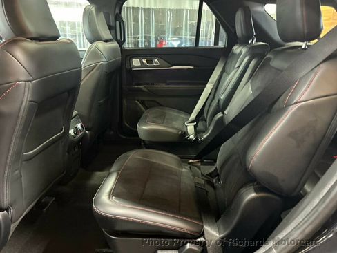 Used 2025 Ford Explorer ST AWD/4WD image 19