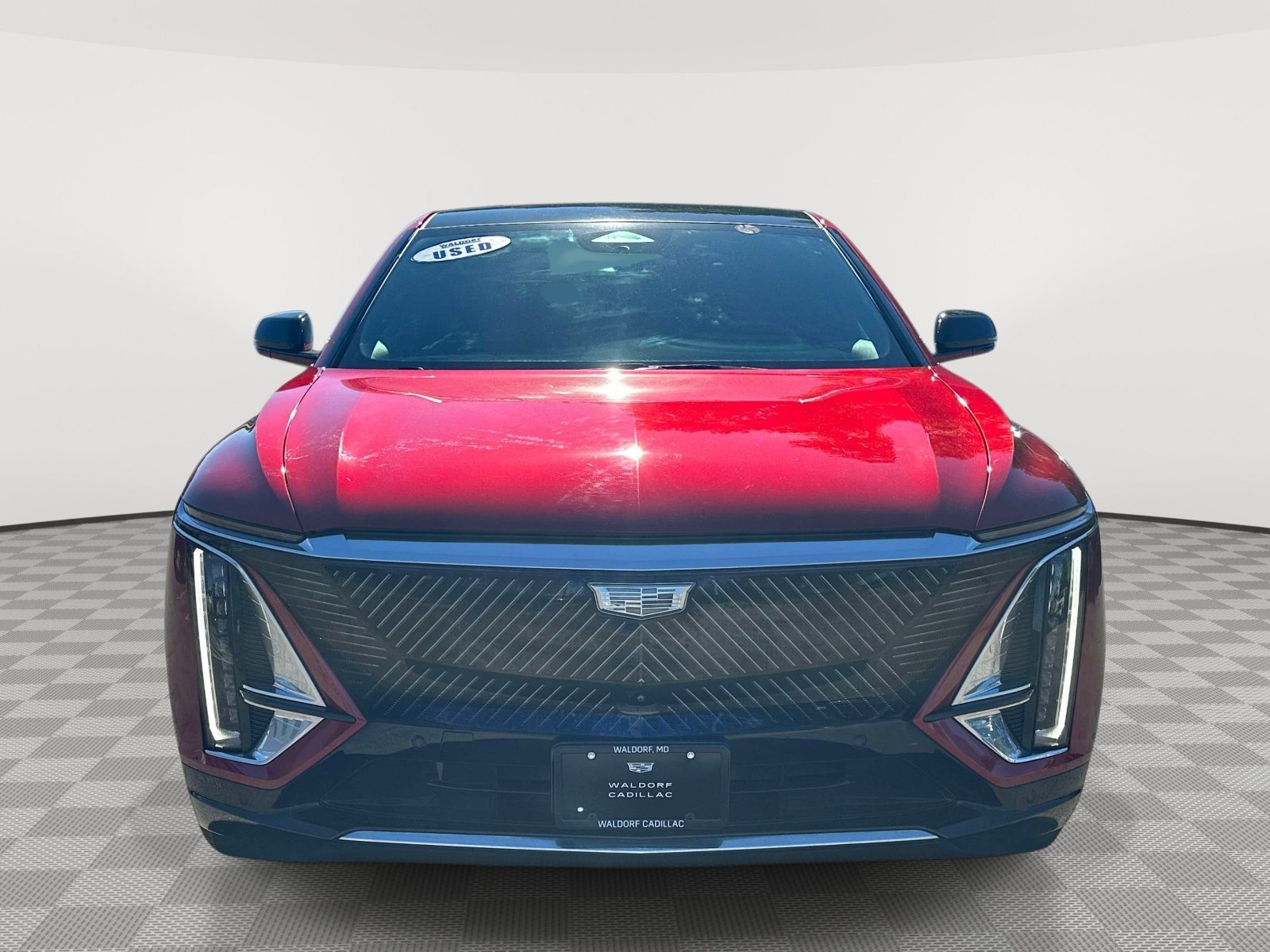 Certified 2024 Cadillac Lyriq Luxury AWD/4WD image 2