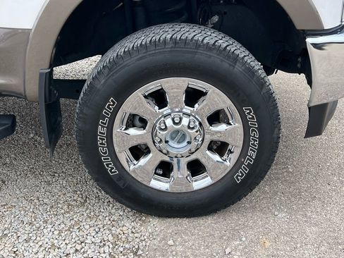 Used 2019 Ford F350 Lariat w/ Chrome Package image 10