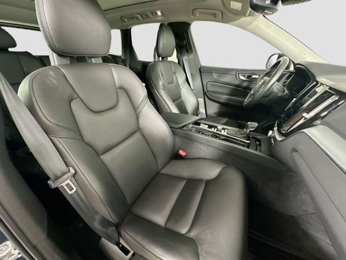Certified 2018 Volvo XC60 T5 Momentum w/ Convenience Package image 28