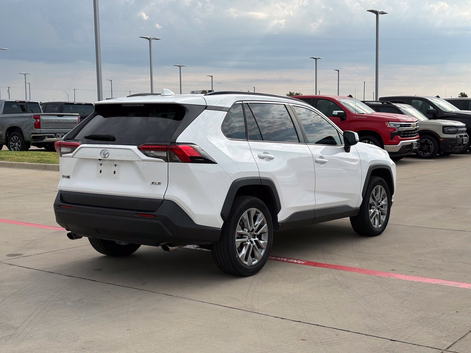 Used 2022 Toyota RAV4 XLE FWD image 7