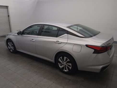 Used 2024 Nissan Altima 2.5 S FWD image 3