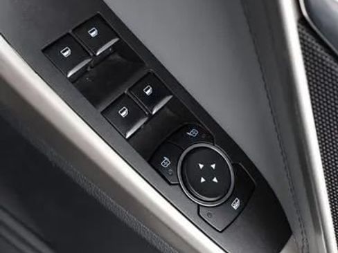 Used 2022 Ford Explorer XLT w/ Equipment Group 202A AWD/4WD image 21
