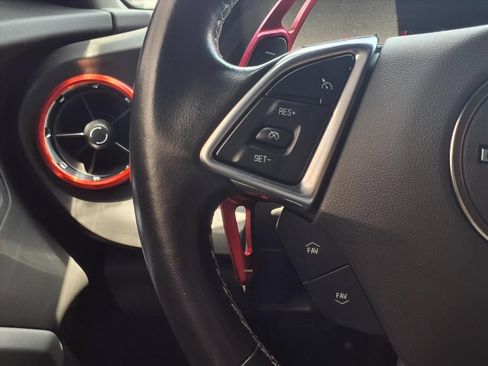 Used 2020 Chevrolet Camaro LT w/ Technology Package RWD image 19