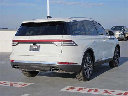New 2026 Lincoln Aviator 2WD image 7