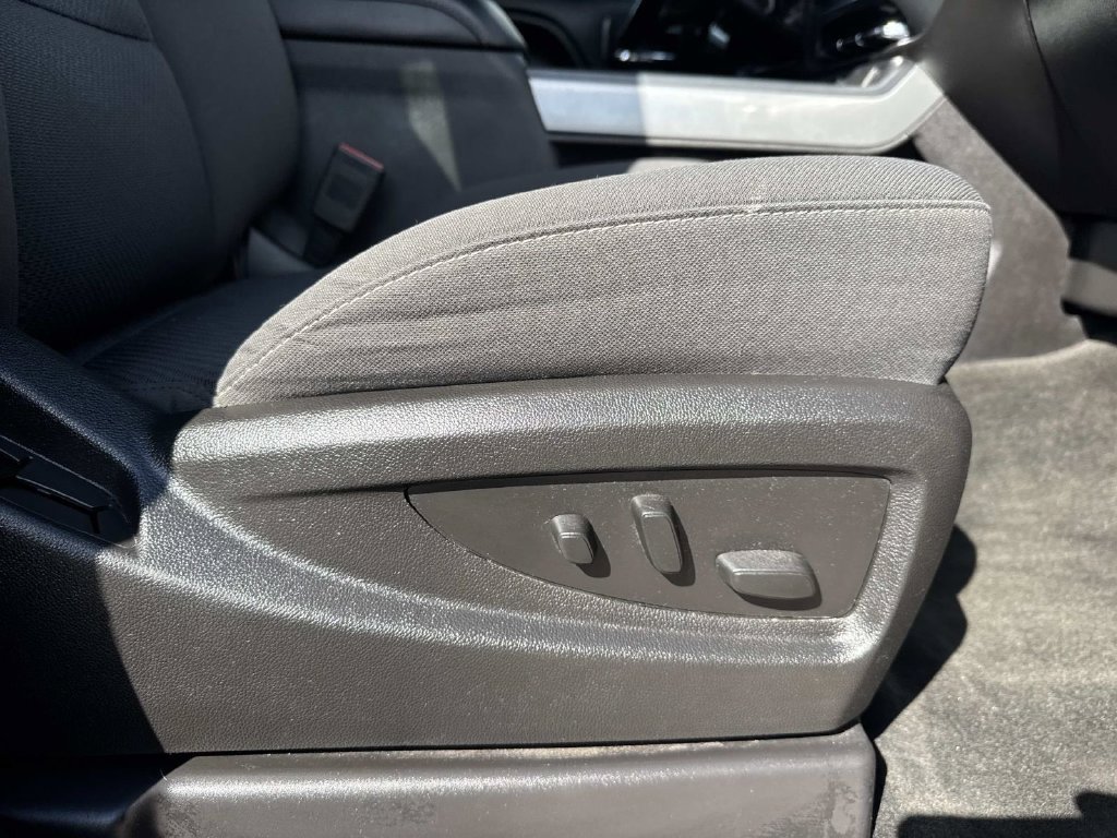 Used 2017 Chevrolet Silverado 1500 LT w/ True North Edition AWD/4WD image 13