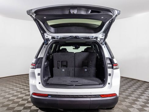 New 2025 Jeep Grand Cherokee L Limited w/ Black Appearance Package image 33