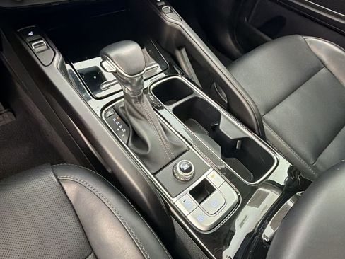 Used 2025 Kia Telluride S FWD image 17