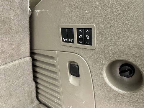 Used 2018 Chevrolet Tahoe LT image 34