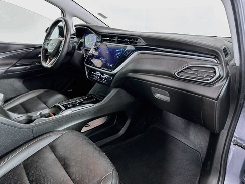 Used 2023 Chevrolet Bolt LT w/ Infotainment Package FWD image 30