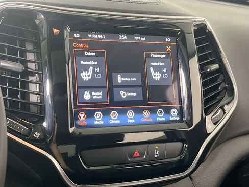 Used 2022 Jeep Cherokee Limited image 19