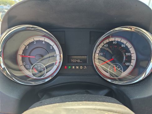 Used 2018 Dodge Grand Caravan SXT image 12