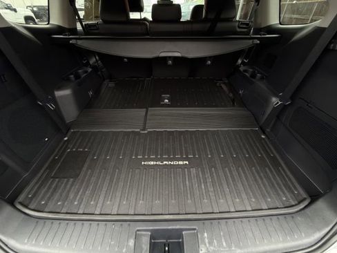 Used 2023 Toyota Highlander Limited AWD/4WD image 31