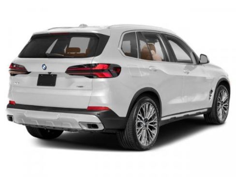 Used 2025 BMW X5 xDrive40i w/ Executive Package image 2