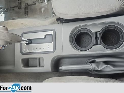 Used 2013 Nissan Frontier SV AWD/4WD image 22