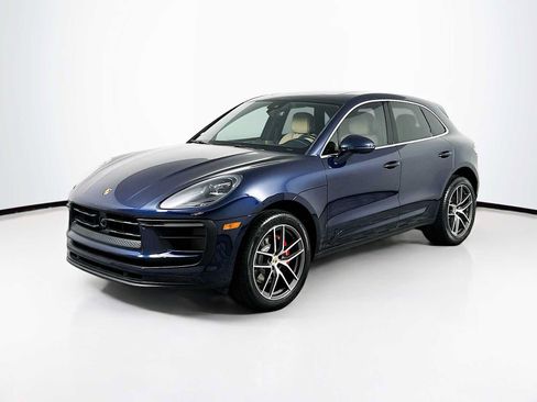 Certified 2023 Porsche Macan S AWD/4WD image 1