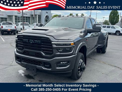 Used 2025 RAM 3500 Laramie AWD/4WD image 2