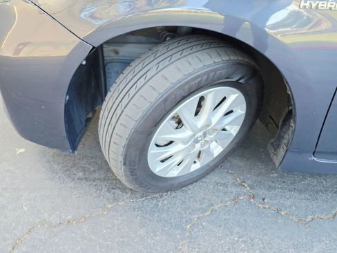 Used 2014 Toyota Prius Plug-In Hybrid image 48