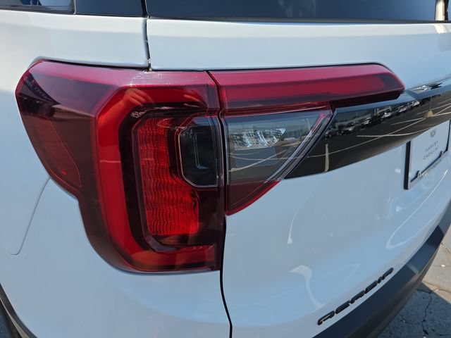 Used 2023 GMC Acadia SLT AWD/4WD image 37