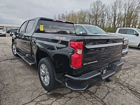 Used 2023 Chevrolet Silverado 1500 Custom image 8