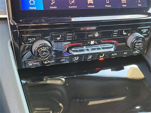 New 2025 Jeep Grand Cherokee Limited w/ Trailer Tow Package image 17