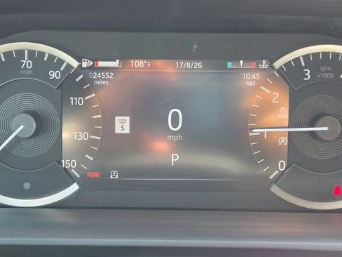 Used 2023 Land Rover Discovery Metropolitan Edition AWD/4WD image 29