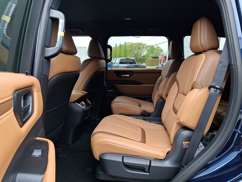 New 2026 Nissan Armada SL w/ Captain's Chari Seat Package AWD/4WD image 6