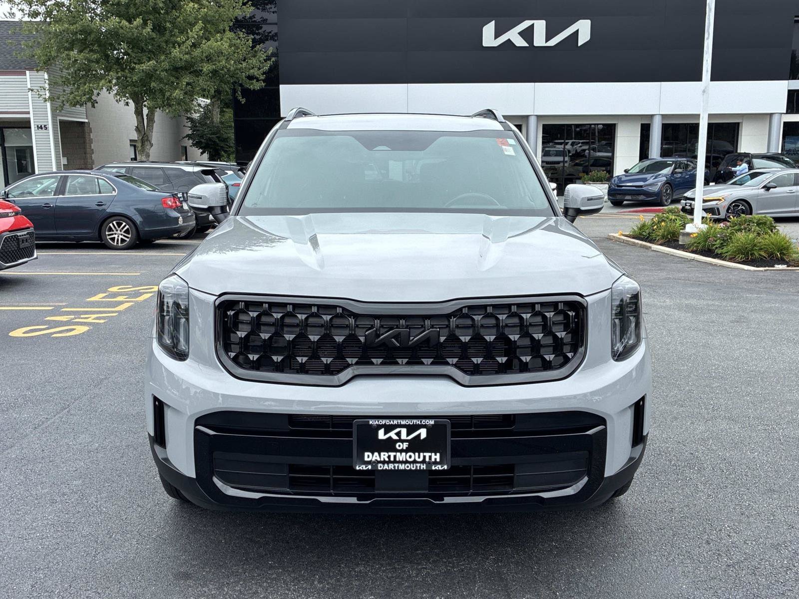 Used 2025 Kia Telluride EX X-Line AWD/4WD image 2