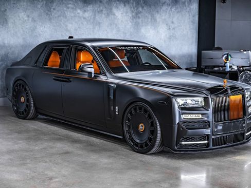 Used 2024 Rolls-Royce Phantom Sedan RWD image 1