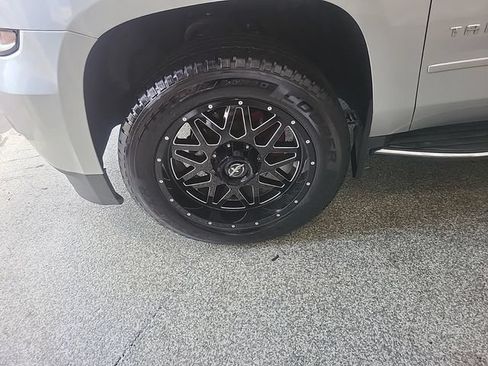 Used 2019 Chevrolet Tahoe Premier AWD/4WD image 4