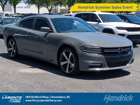 Used 2017 Dodge Charger SXT w/ Plus Group RWD image 1