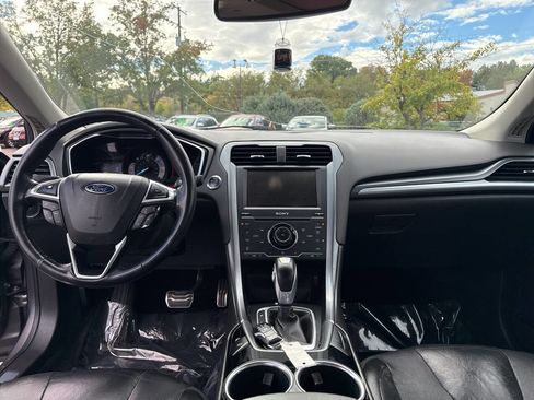 Used 2013 Ford Fusion Titanium image 9