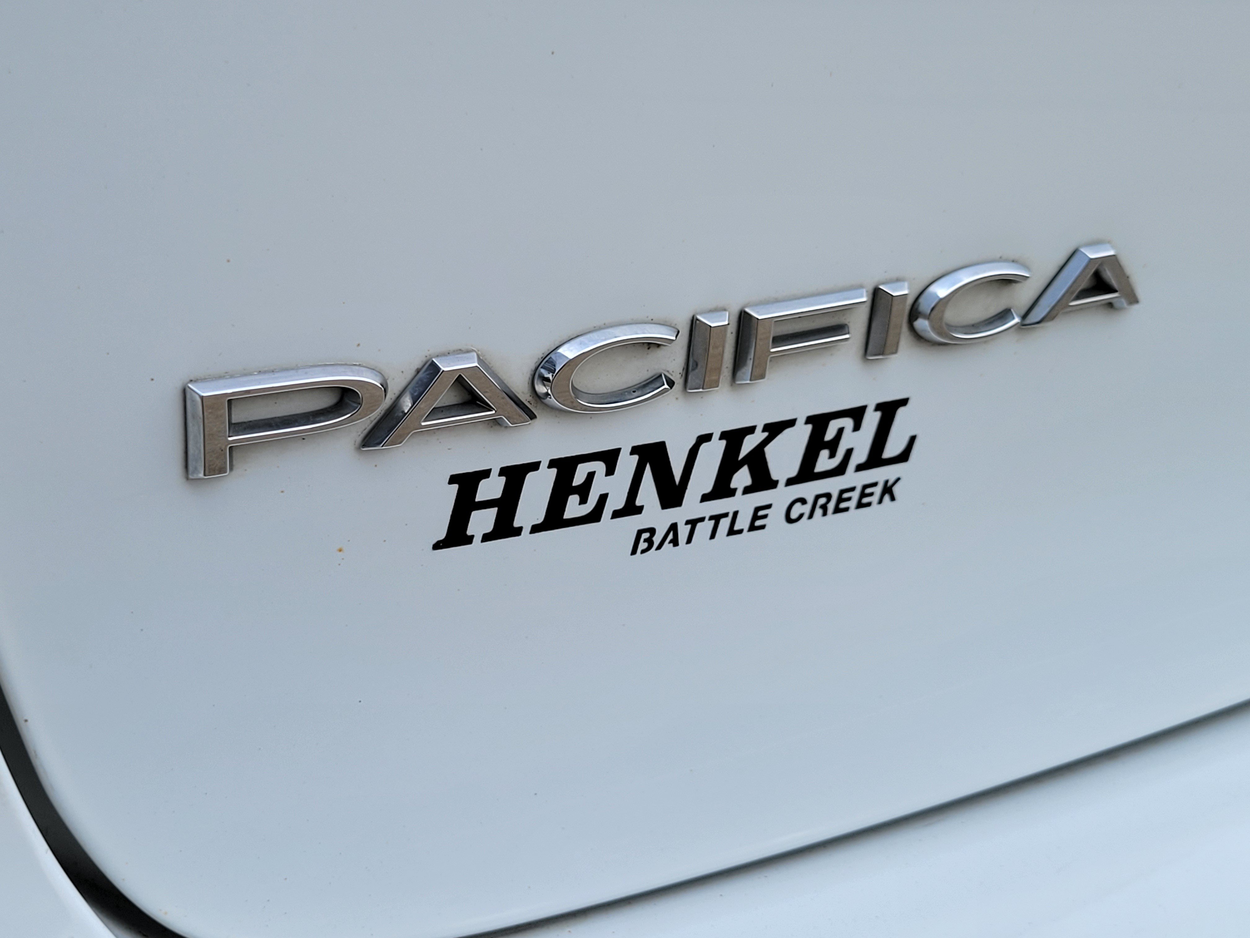 Used 2018 Chrysler Pacifica Limited FWD image 26