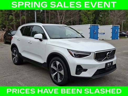 Used 2023 Volvo XC40 B5 Ultimate w/ Climate Package image 1