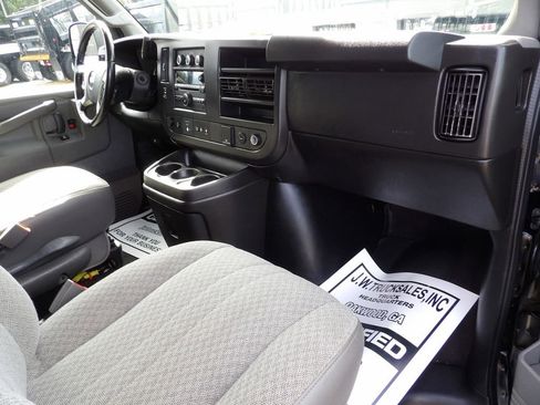 Used 2019 Chevrolet Express 3500 LS image 40