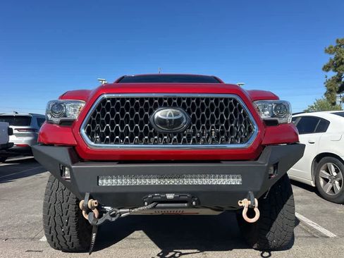 Used 2019 Toyota Tacoma TRD Off-Road w/ Technology Package image 3