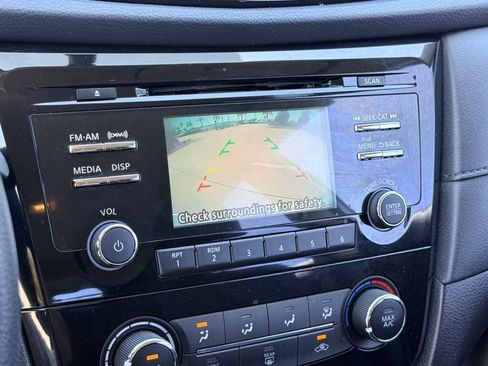 Used 2017 Nissan Rogue S image 24