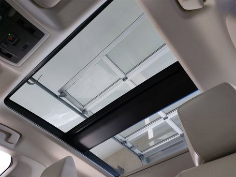 Used 2025 Lexus ES 350 w/ Premium Package image 37