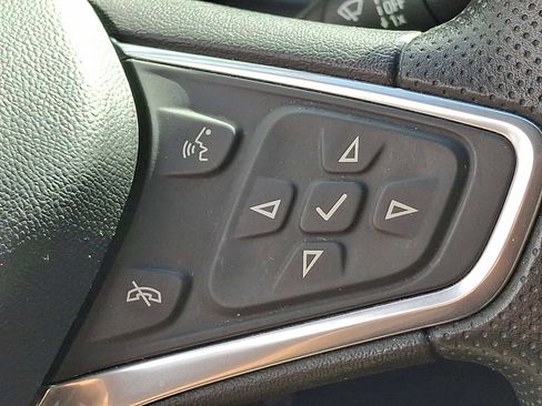 Used 2022 Chevrolet Malibu LT FWD image 22