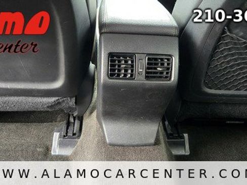 Used 2013 Subaru Outback 2.5i Limited image 32